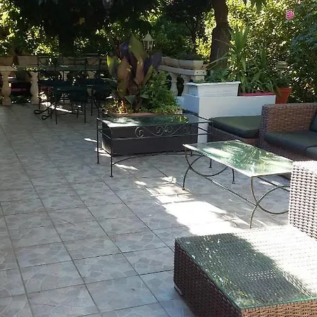 Сasa de vacaciones A Dans Cadre Exceptionnel De Verdure Entre Montpellier Et Nimes A 1/2h Des Plages Restinclieres