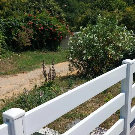 A Dans Cadre Exceptionnel De Verdure Entre Montpellier Et Nimes A 1/2h Des Plages بيت للعطل Restinclieres