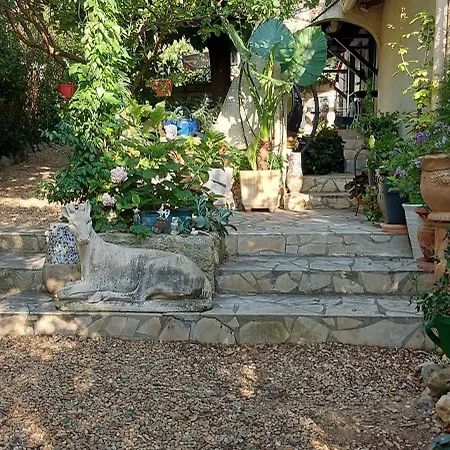 A Dans Cadre Exceptionnel De Verdure Entre Montpellier Et Nimes A 1/2h Des Plages Restinclieres