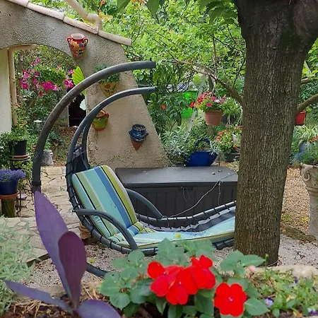 A Dans Cadre Exceptionnel De Verdure Entre Montpellier Et Nimes A 1/2h Des Plages بيت للعطل