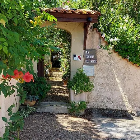A Dans Cadre Exceptionnel De Verdure Entre Montpellier Et Nimes A 1/2h Des Plages